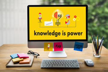 160cm、45kg的男生该如何穿衣搭配啊、春、夏、秋季。