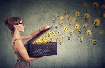 160cm、45kg的男生该如何穿衣搭配啊、春、夏、秋季。