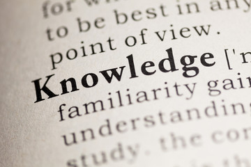 160cm、45kg的男生该如何穿衣搭配啊、春、夏、秋季。