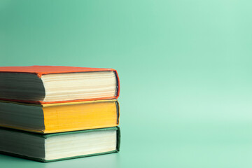 160cm、45kg的男生该如何穿衣搭配啊、春、夏、秋季。