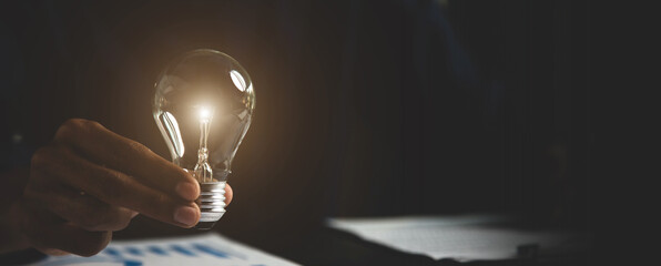 160cm、45kg的男生该如何穿衣搭配啊、春、夏、秋季。