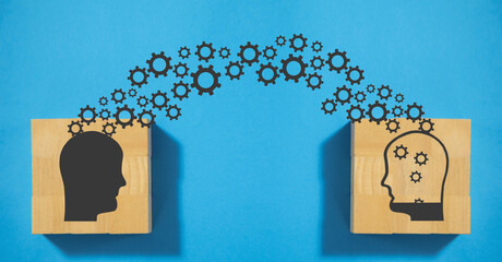 谁说宁次小时候喜欢雏田的-