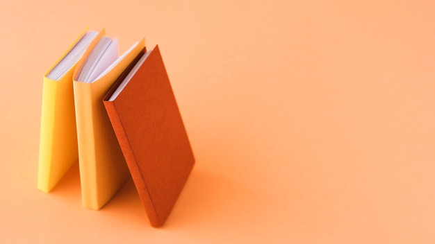 160cm、45kg的男生该如何穿衣搭配啊、春、夏、秋季。